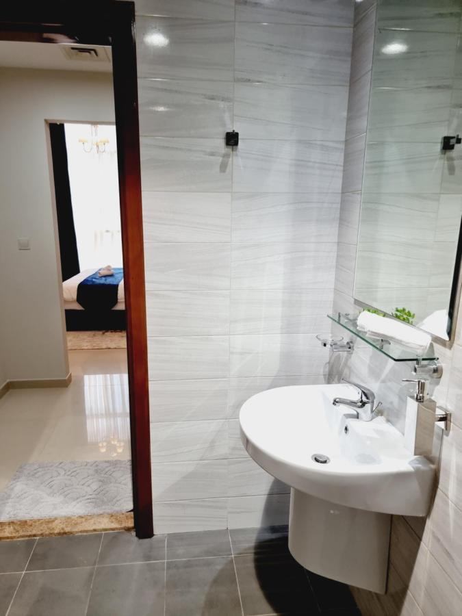 Dunya Tower Luxury And 2 Min Walk To Dubai Mall And Burj Khalifa In Heart Of Downtown ภายนอก รูปภาพ