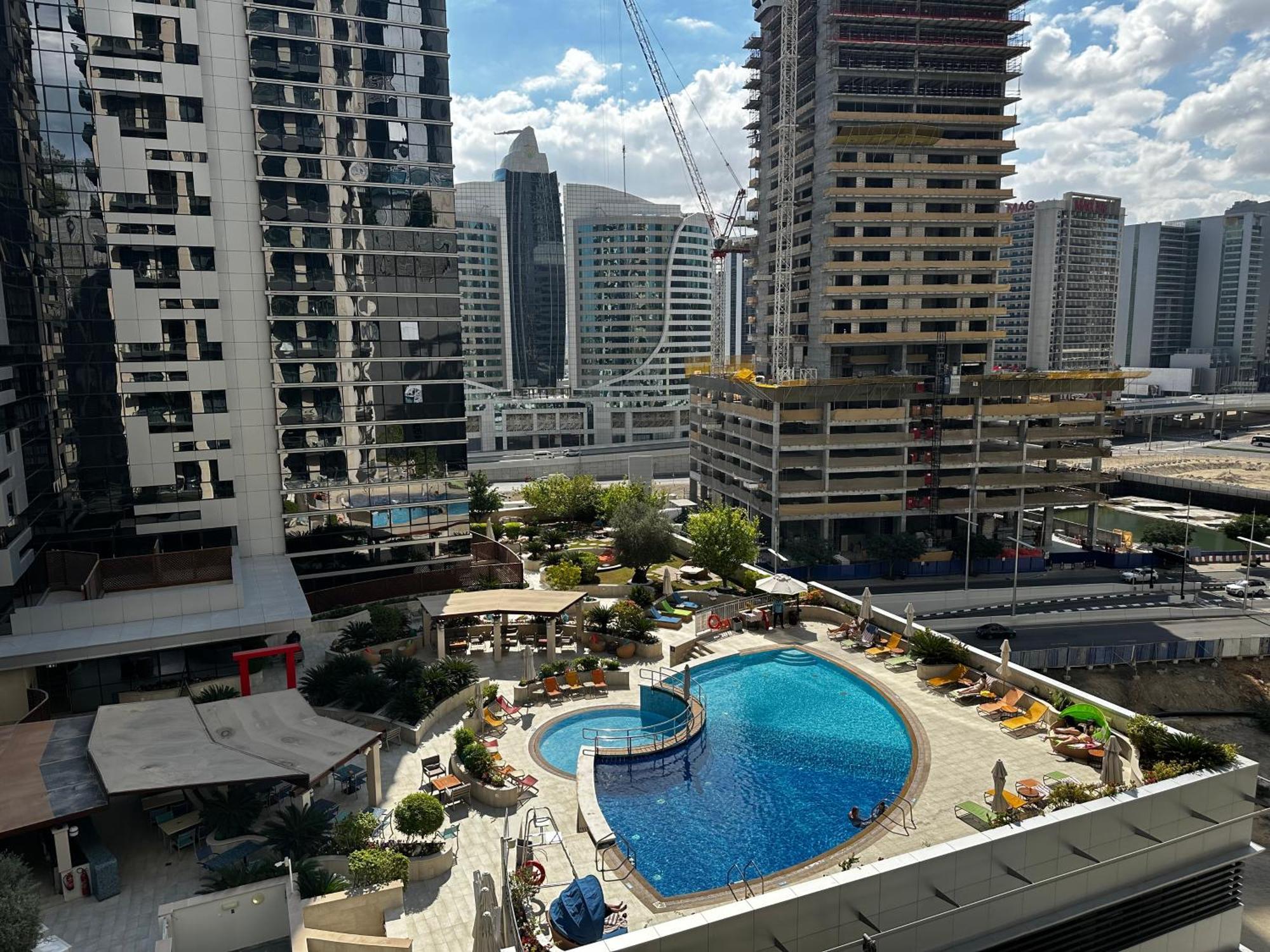 Dunya Tower Luxury And 2 Min Walk To Dubai Mall And Burj Khalifa In Heart Of Downtown ภายนอก รูปภาพ