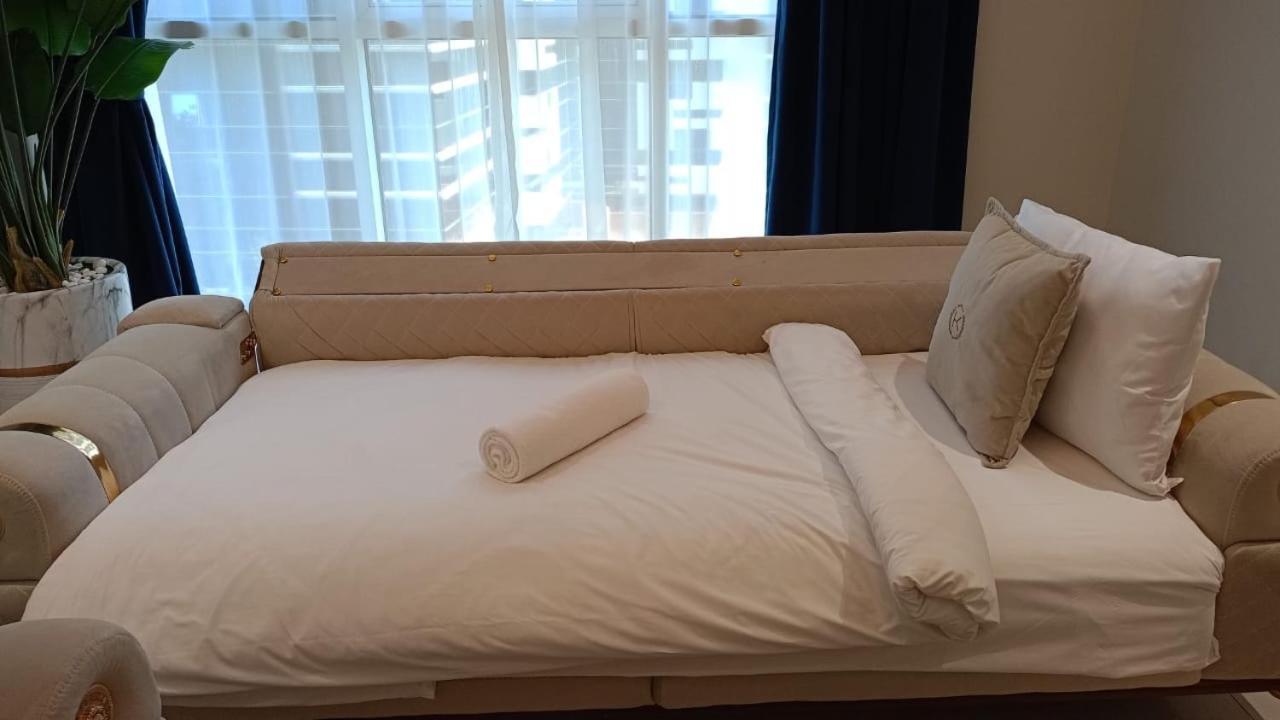 Dunya Tower Luxury And 2 Min Walk To Dubai Mall And Burj Khalifa In Heart Of Downtown ภายนอก รูปภาพ